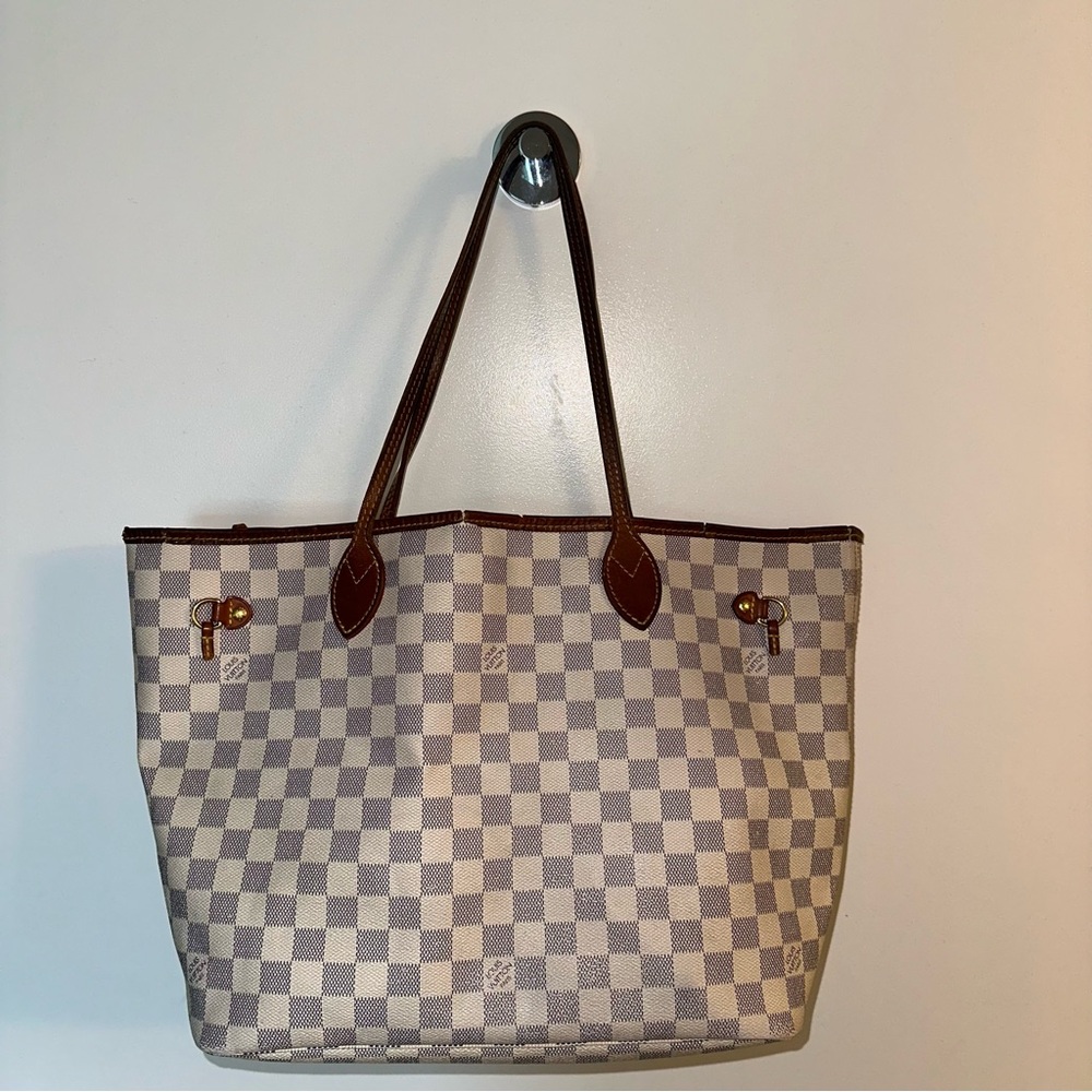 Louis Vuitton Neverfull MM Bag (Damier Azur)